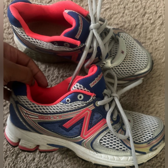 New balance sneakers - Picture 2 of 3